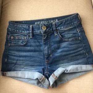 American Eagle high-rise short